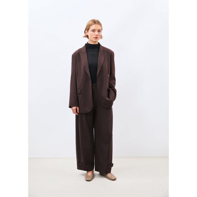 Veste tailleur longue chocolat <span itemprop=