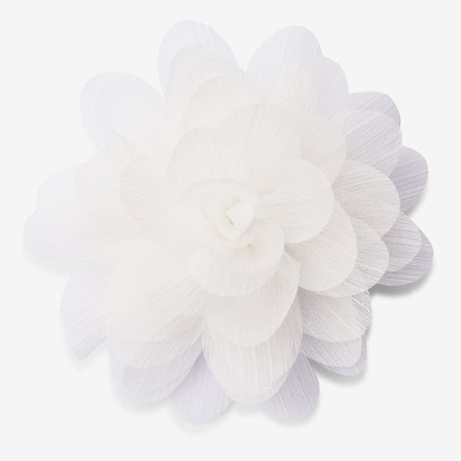 Broche fleur blanche en tissu et fil textile blanc <span itemprop=