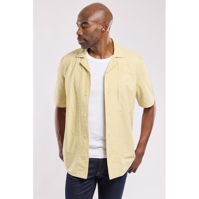 Chemise manches courtes en coton pale olive <span itemprop=