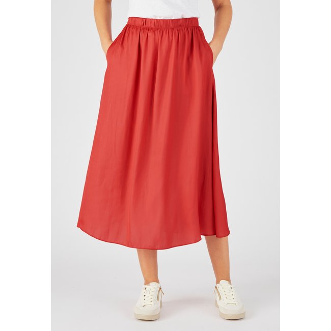 Jupe plissée aspect froissé satinée rose rouge <span itemprop=