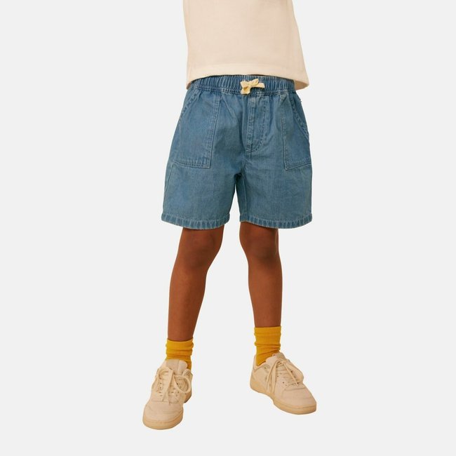 Short de denim ligero denim claro <span itemprop=