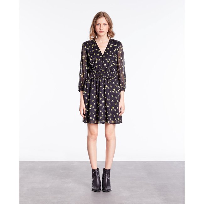 Korte jurk met elastische taille <span itemprop=