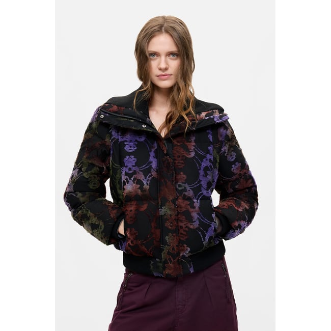 Manteau matelassé court noir <span itemprop=