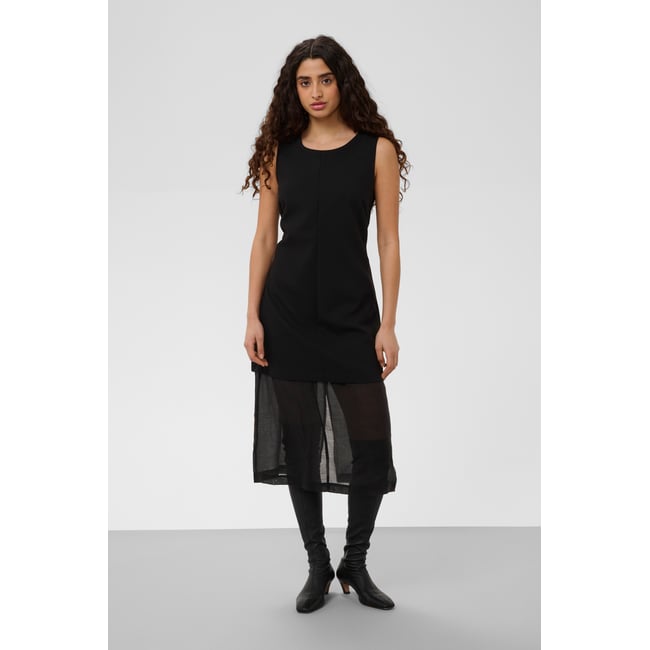 Robe noir <span itemprop=