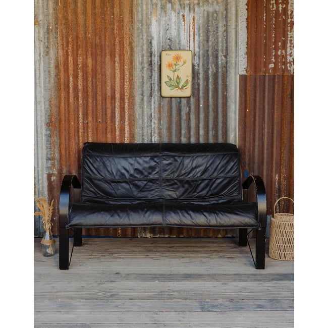 Canapé en bois et cuir noir Jacques N°147 - Bon état Couleur noir <span itemprop=