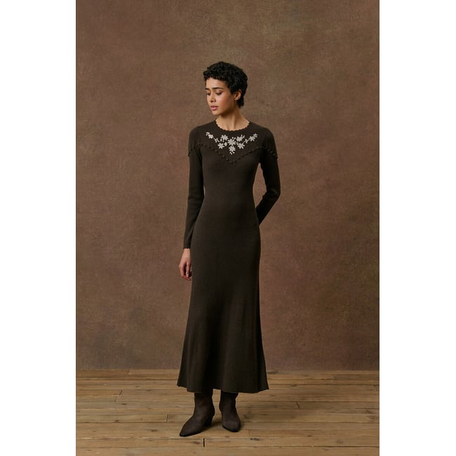 Vestido comprido em mistura de lã bordado, BRYGIDA chocolate <span itemprop=