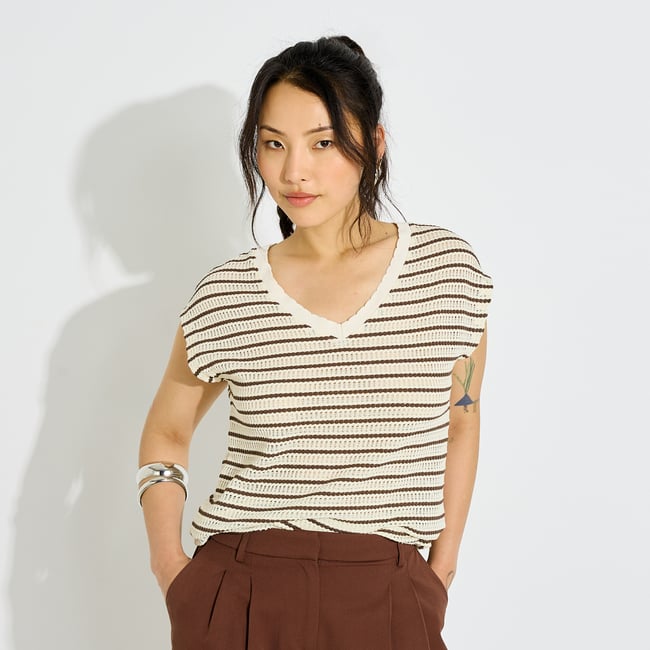 T-shirt rayé en maille blanc cassé ecru <span itemprop=
