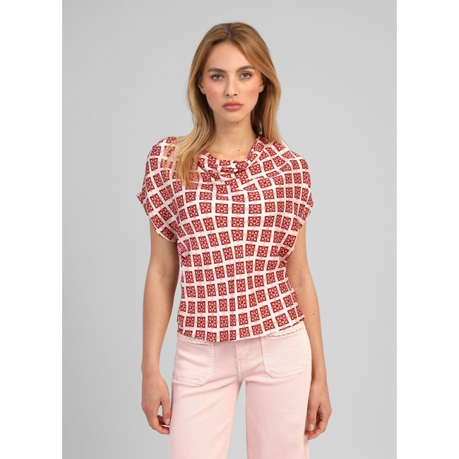 Top KILA pirimini ecru <span itemprop=