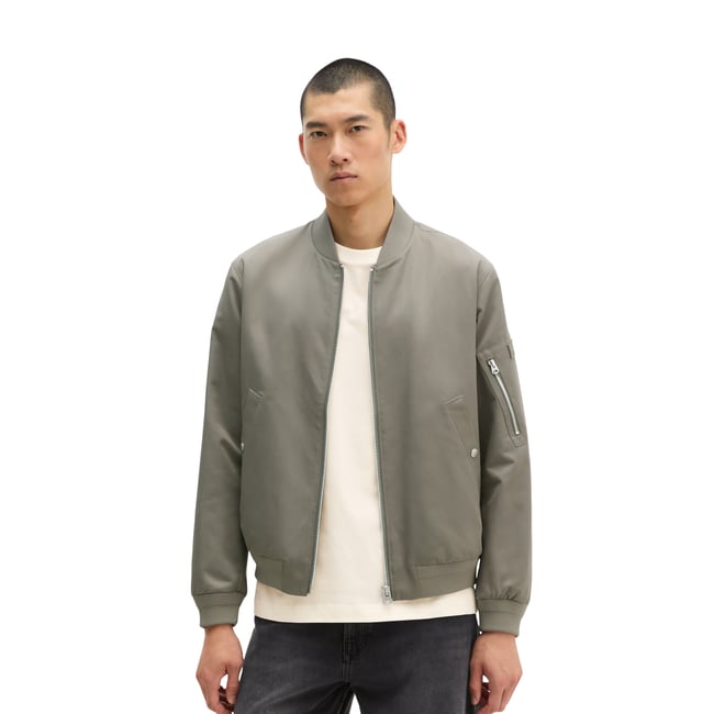 Blouson régulier avec poche zippée sur la manche gris <span itemprop=