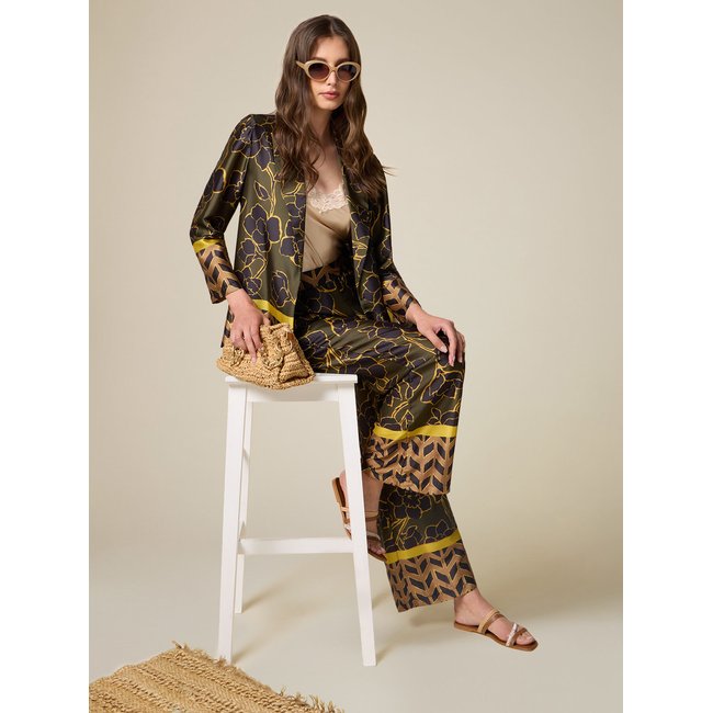 Pantalon large en satin de viscose fluide à motifs vert <span itemprop=