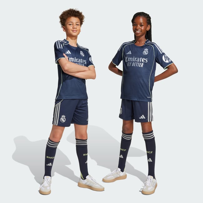 Kit Junior Extérieur Real Madrid 25/26 Enfants legend ink <span itemprop=