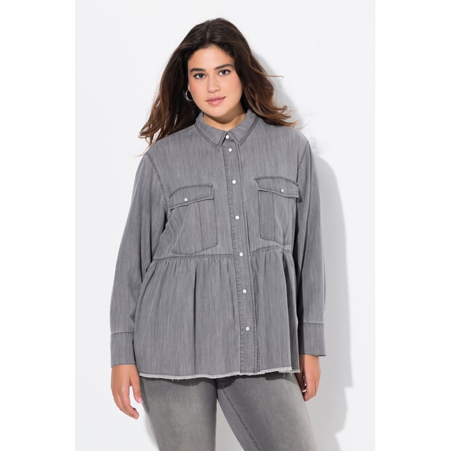 Blouse en jean avec volant et franges. Col jean gris clair <span itemprop=