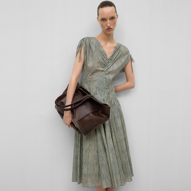 Robe froncée à rayures rayures blanc/bleu <span itemprop=