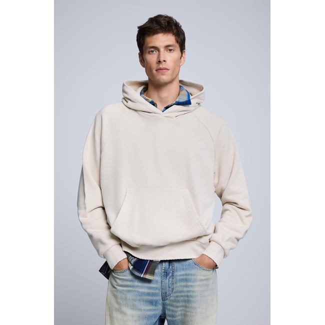 Sweat à capuche beige <span itemprop=