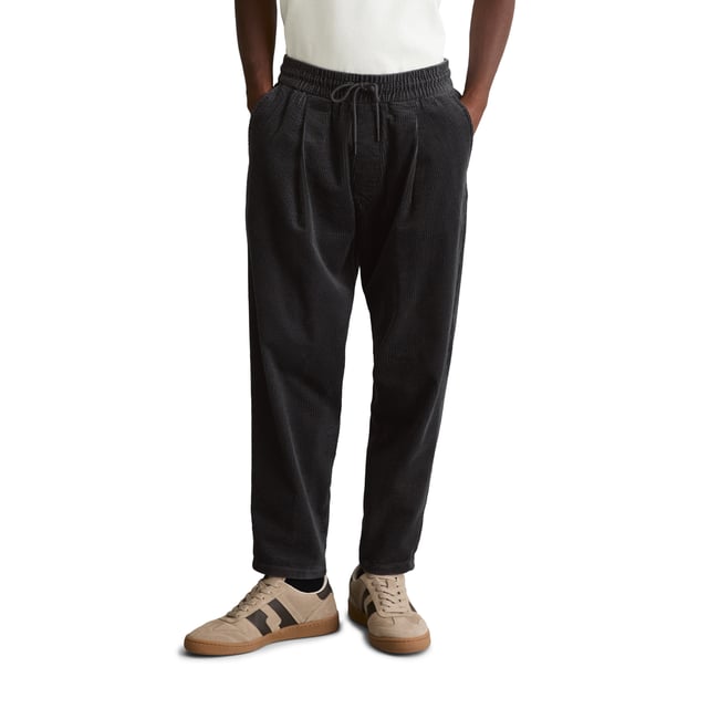 Pantalon en velours côtelé modèle Viggo, coupe décontractée et longueur raccourcie en pur coton biologique gris <span itemprop=