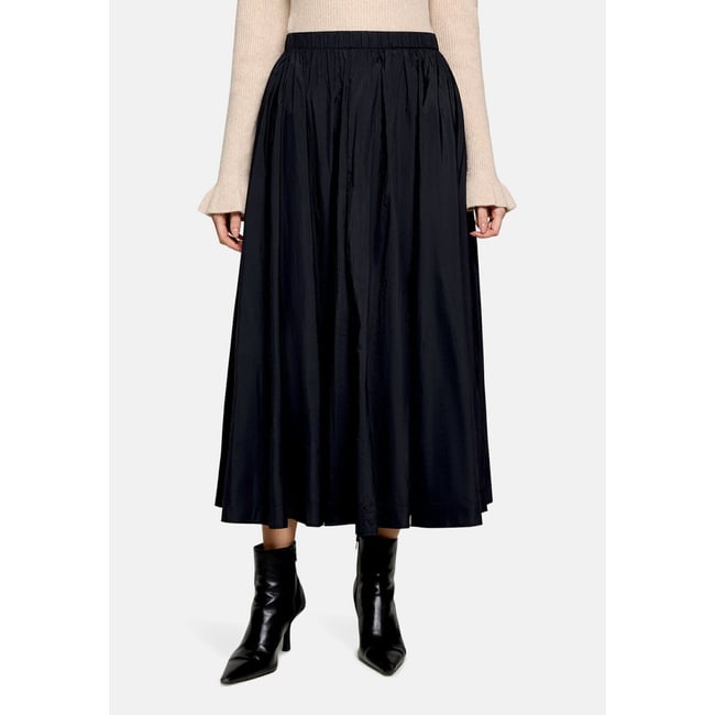 Jupe de coupe trapèze unicolore noir <span itemprop=