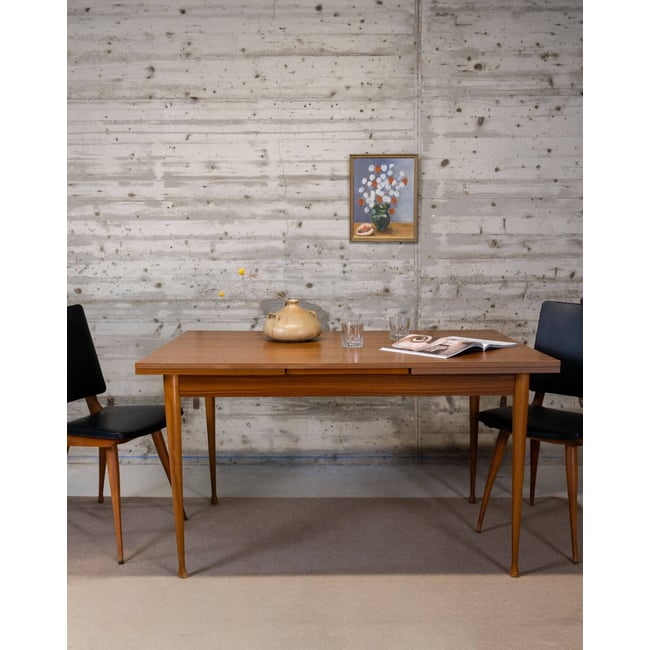Table à manger scandinave en bois Karla N°1184 - Bon état Couleur bois foncé <span itemprop=