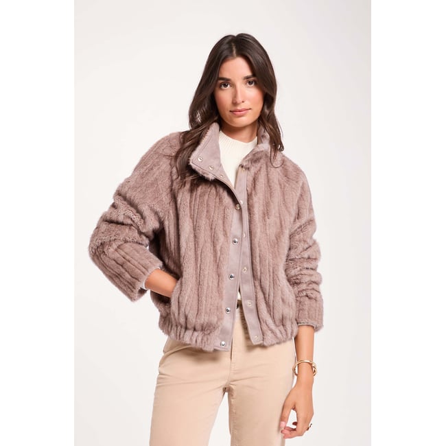 Manteau court beige <span itemprop=