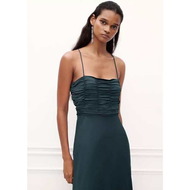 Robe à bretelles à panneau froncé gris anthracite <span itemprop=
