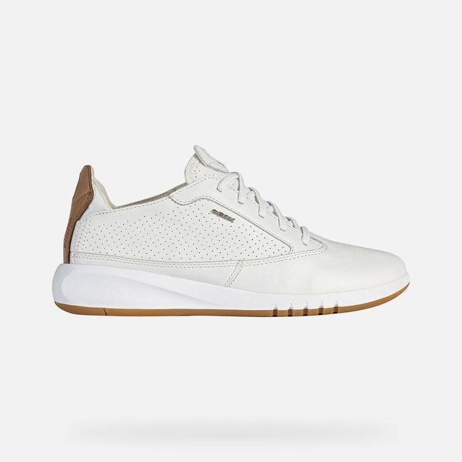 Baskets D AERANTIS blanc <span itemprop=