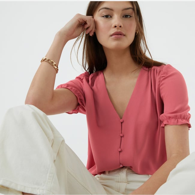 Chemisier En Satin Rose Rubis - Col V, Manches Volantes, Taille M, Neuf Sans étiquettes