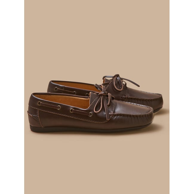 Chaussures bateau cuir chocolat <span itemprop=