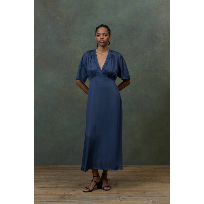 Abito lungo con scollo a V e cintura, LAZLAI navy LOUISE MISHA