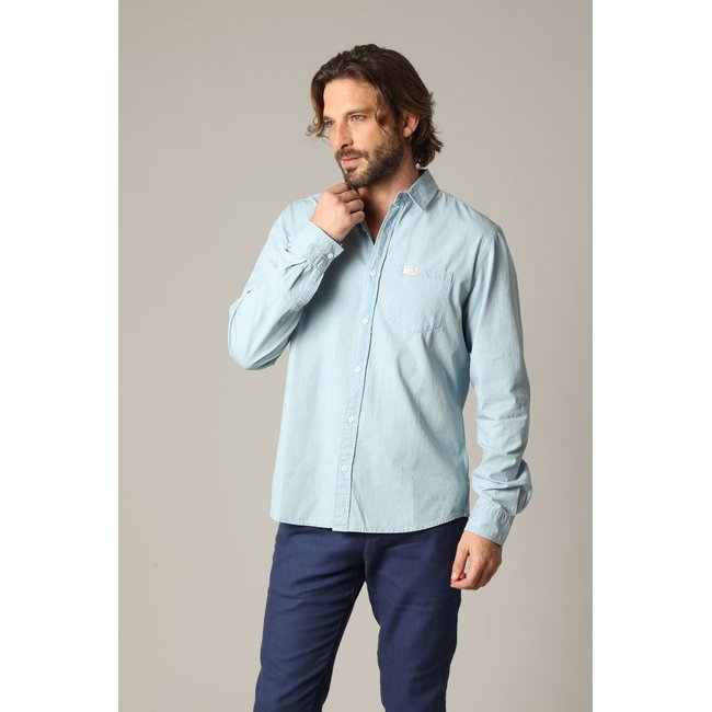 Chemise homme en coton chambray classique à manches longues MATCHY light blue <span itemprop=