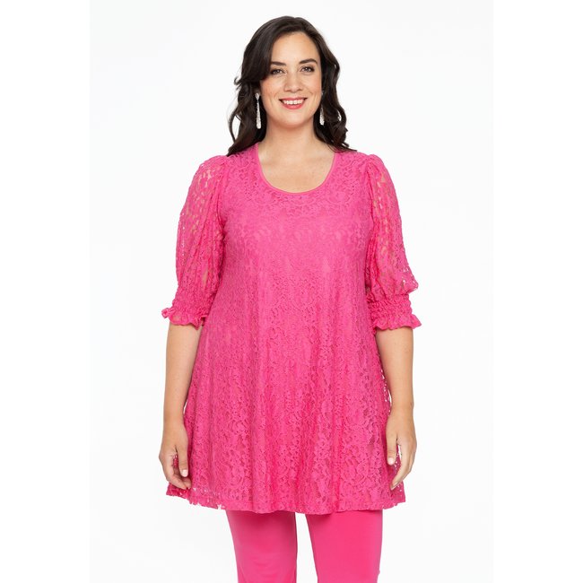 Tunique en dentelle rose <span itemprop=