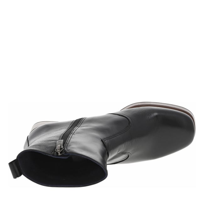 Boots en cuir noires à semelle à talon décroché haut avec une languette noires <span itemprop=