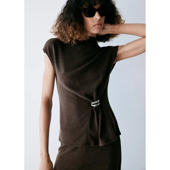 Top en maille détail de broche - MANGO