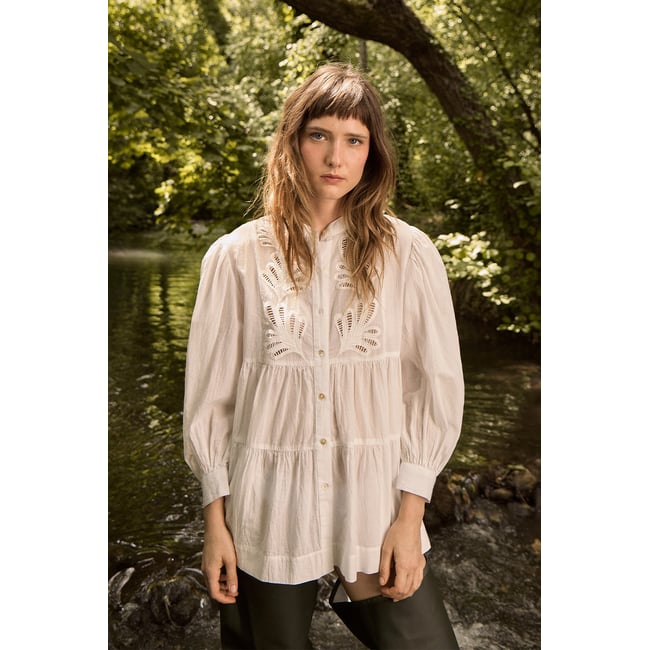 Longue chemise en coton, broderies anglaises v002227 <span itemprop=