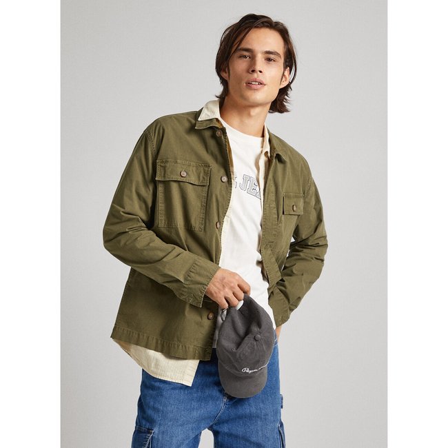Casaco modelo camisa, em popelina, com bolsos e botões caqui <span itemprop=