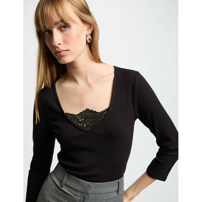 Camiseta con mangas 3/4 negro <span itemprop=