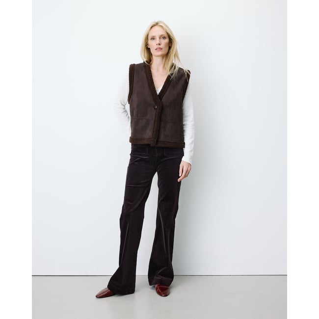 Veste sans manches en fausse shearling col V coffee Anya - GRACE & MILA