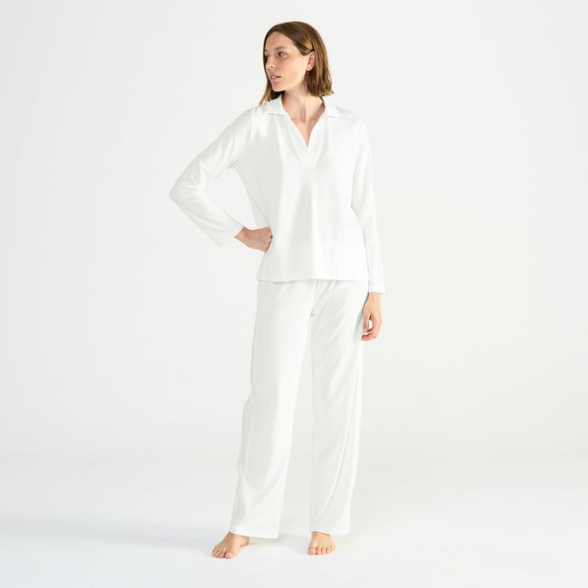 Pyjama col polo en jersey ENVOÛTANTE ecru <span itemprop=