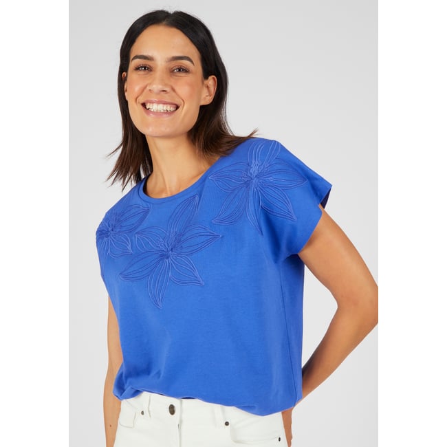 T-shirt broderie ton sur ton bleu porcelaine <span itemprop=