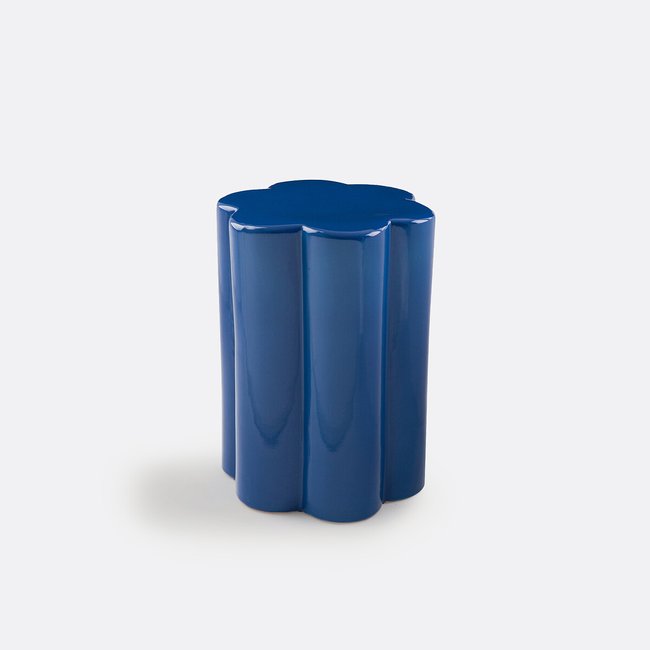Mesita rinconera y mesita de noche de flor, de cerámica Jelly azul <span itemprop=