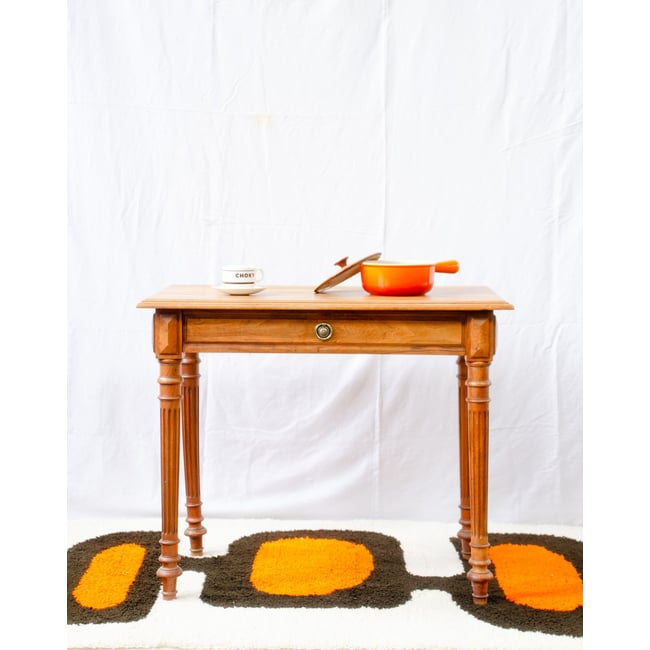 Bureau en merisier Edouard N°1110 - Bon état Couleur bois foncé <span itemprop=