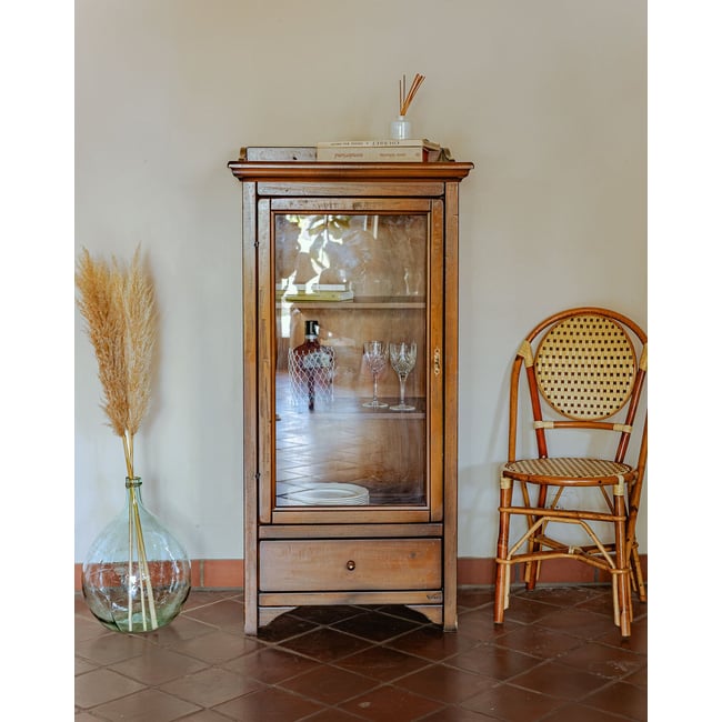 Vitrine en merisier patiné Victoria N°1295 - Bon état Couleur bois clair <span itemprop=