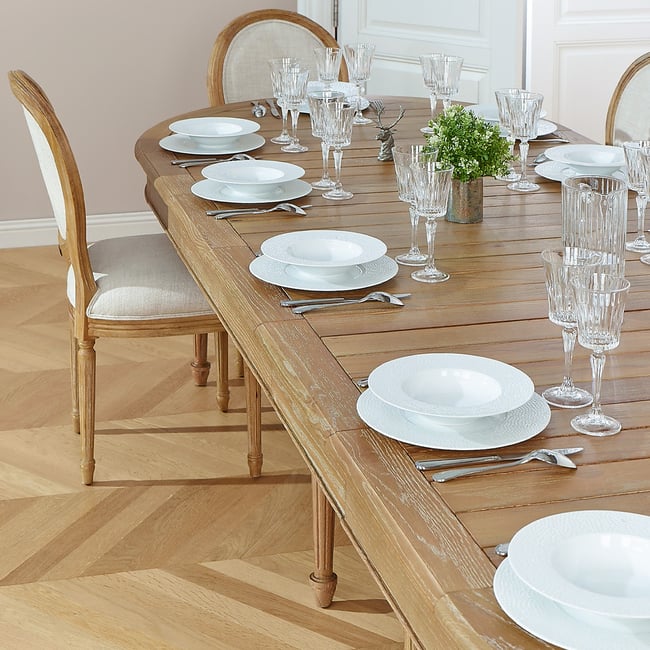 Table ovale en chêne style shabby chic 5 rallonges 6/14 couverts GIOVANNI Couleur beige <span itemprop=