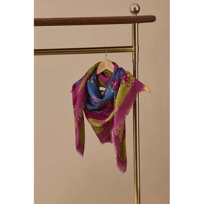 Foulard imprimé en laine bleu <span itemprop=