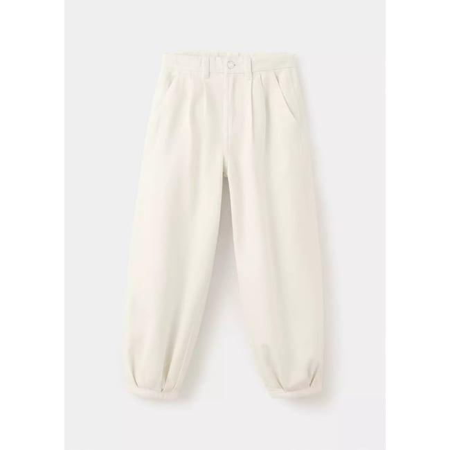 Jean bouffant à pinces blanc cassé <span itemprop=