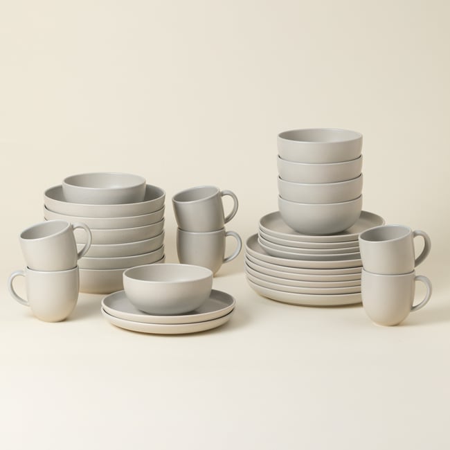 Set Table 30 Pièces avec Tasse Pacifica by Casafina Couleur oyster grey <span itemprop=
