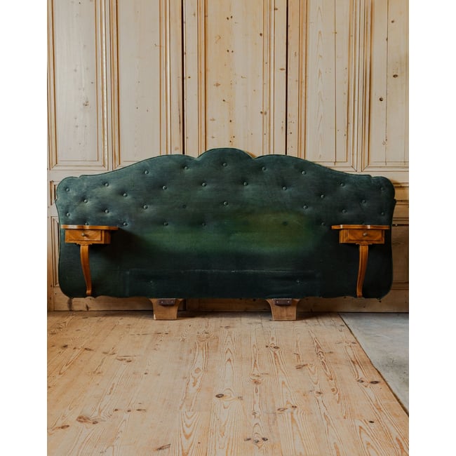 Tête de lit en bois et velours vert sapin Orphée N°30 - Bon état Couleur bois foncé <span itemprop=