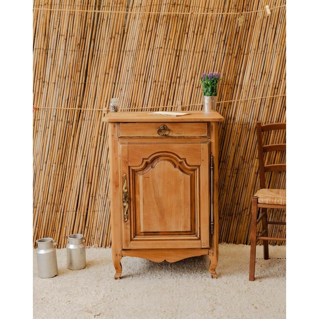 Petit buffet en bois Gilbert N°1867 - Bon état Couleur bois clair <span itemprop=