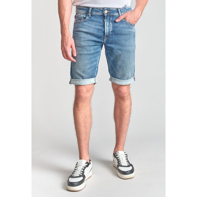 Bermudas em tecido azul <span itemprop=