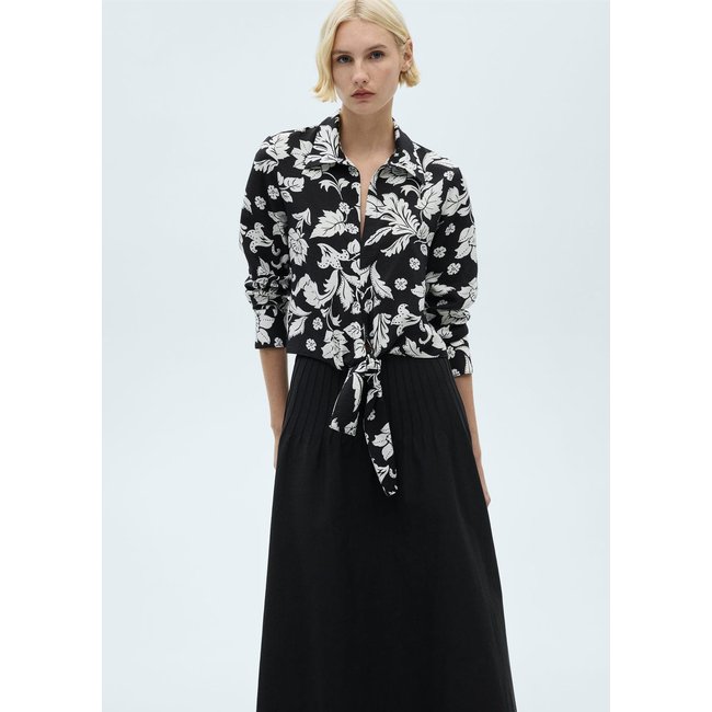 Blouse nœud en imprimé fleuri noir <span itemprop=