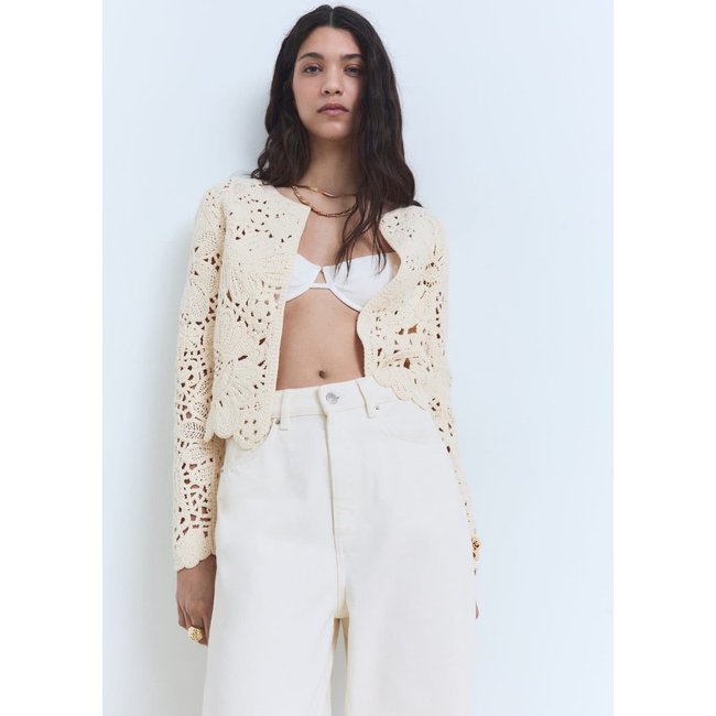 Veste en maille ajourée avec ourlet festonné écru <span itemprop=