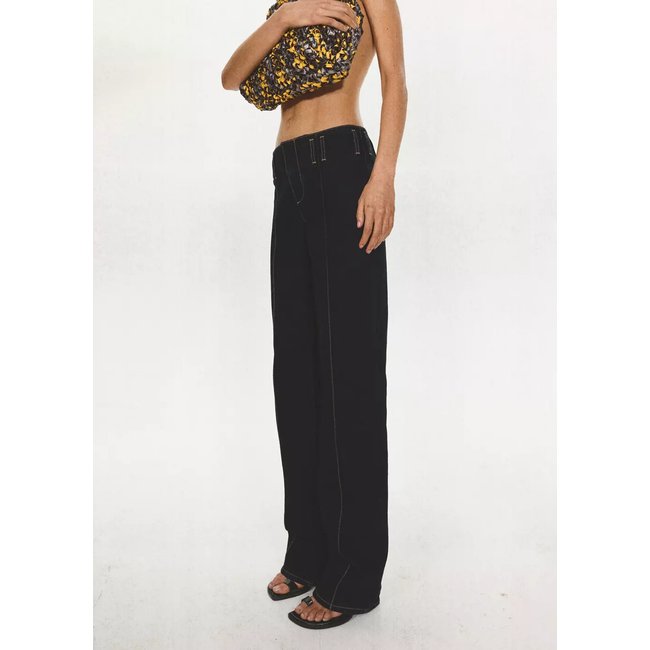 Jean taille basse avec surpiqûres contrastantes bleu <span itemprop=